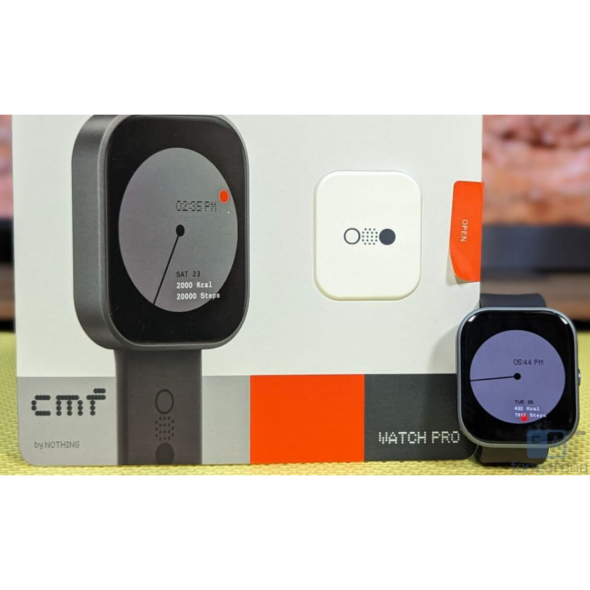 ساعت هوشمند ناتینگ مدل  Nothing CMF Watch Pro دارای قابلیت های صفحه نمایش رنگی، صفحه نمایش لمسی، کنترل سطح اکسیژن خون بند سیلیکون